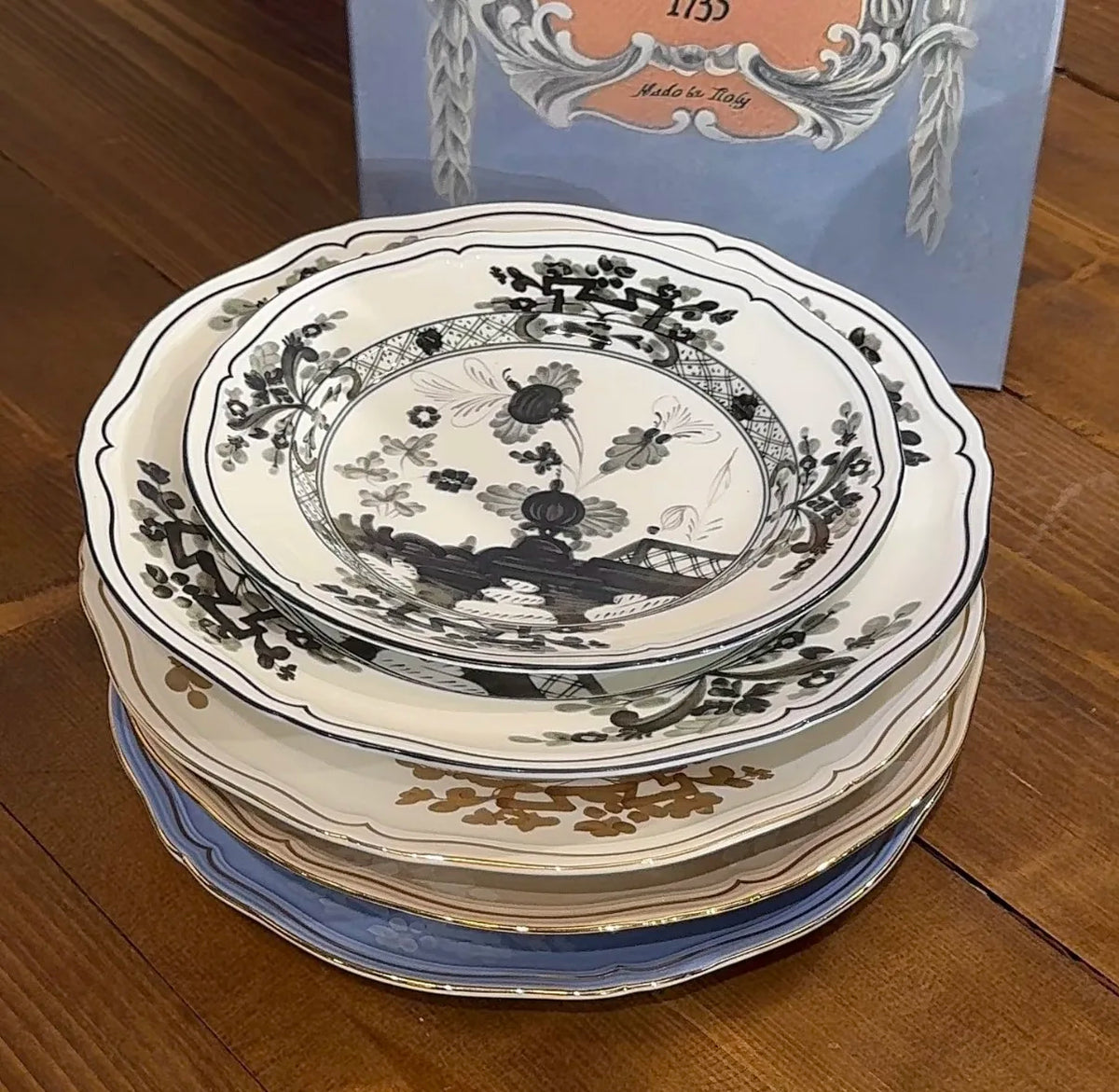 Bone China Dinner Plates Set Custom Pattern Luxury Wedding Hotel Tableware Free Design Customized Gift Ceramics Plates Wholesale