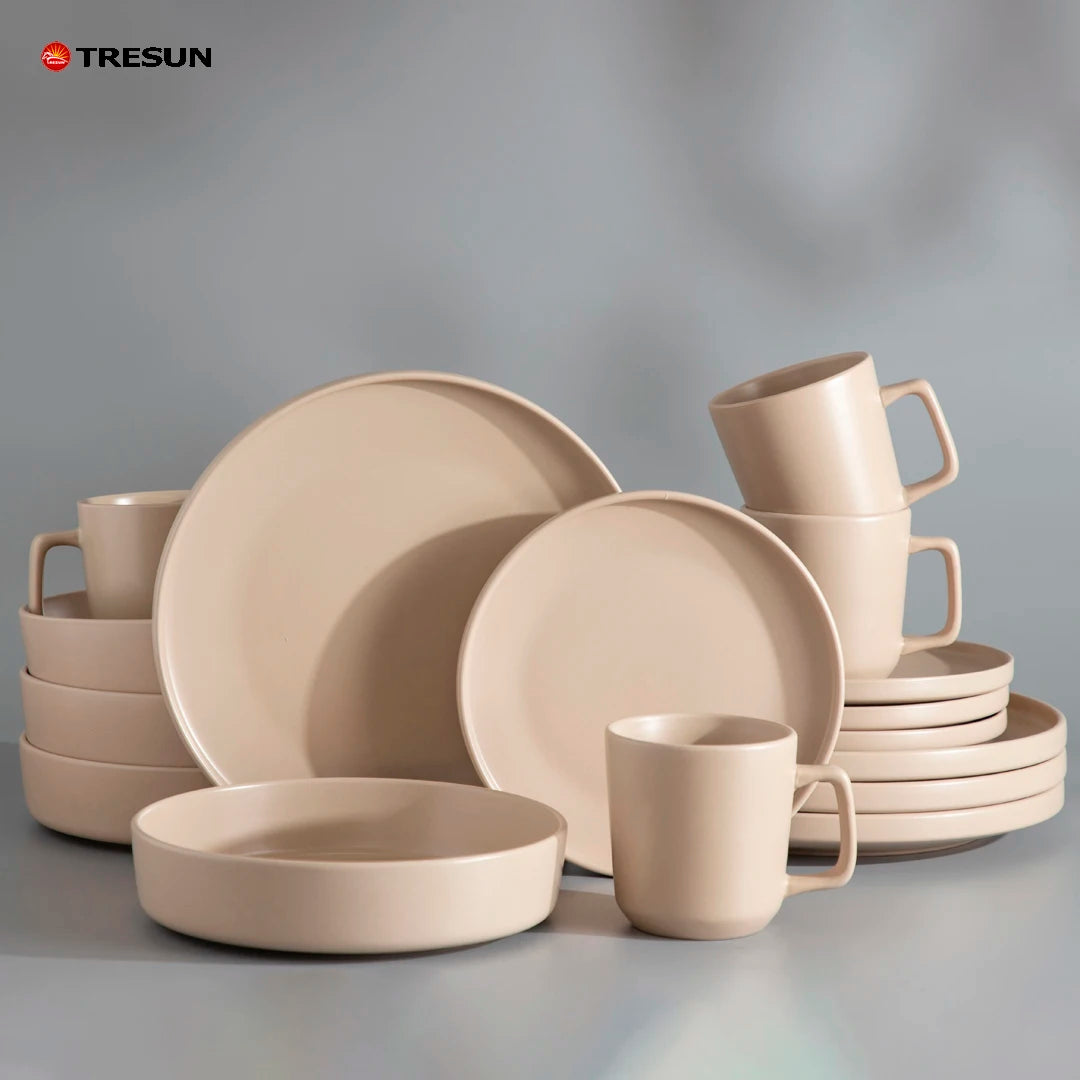 Luxury Sample Available Vajillas 16-Piece Classic Beige Matte Ceramic Dinnerware Set for 4 with Mug Dishwasher & Microwave Safe