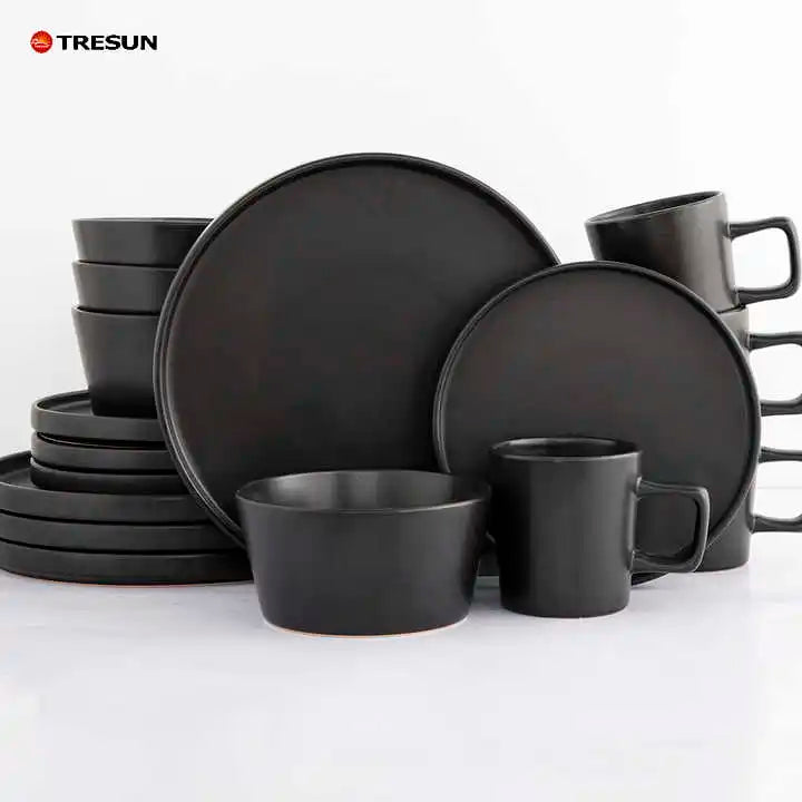 Wholesale Factory Hotel Dining Luxury Ceramic Matte Black White 16 Pcs Tableware Plate Dinnerware Set Cup Kit