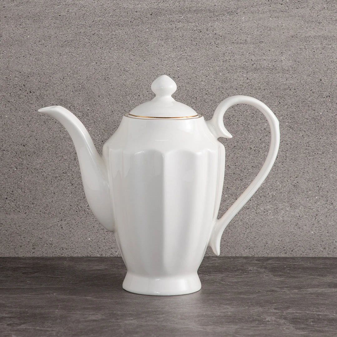 Luxury Gold Rim Bone China Dinner Set European Scalloped Edge Ceramic Tableware For Wedding Hotel Wholesale Custom Logo