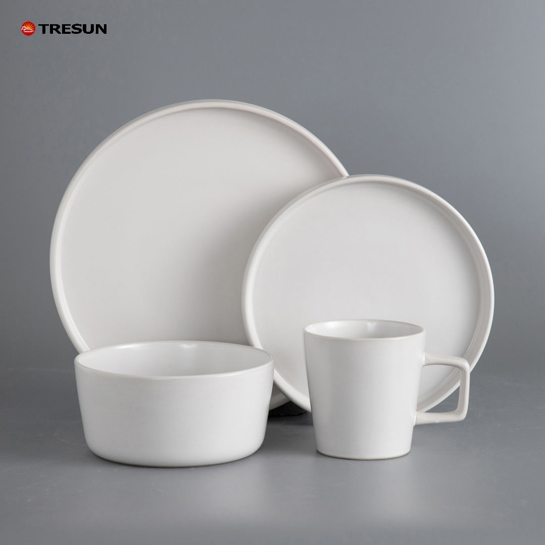 Tresun®16-Piece Glossy White Dinnerware Set | Service for 4
