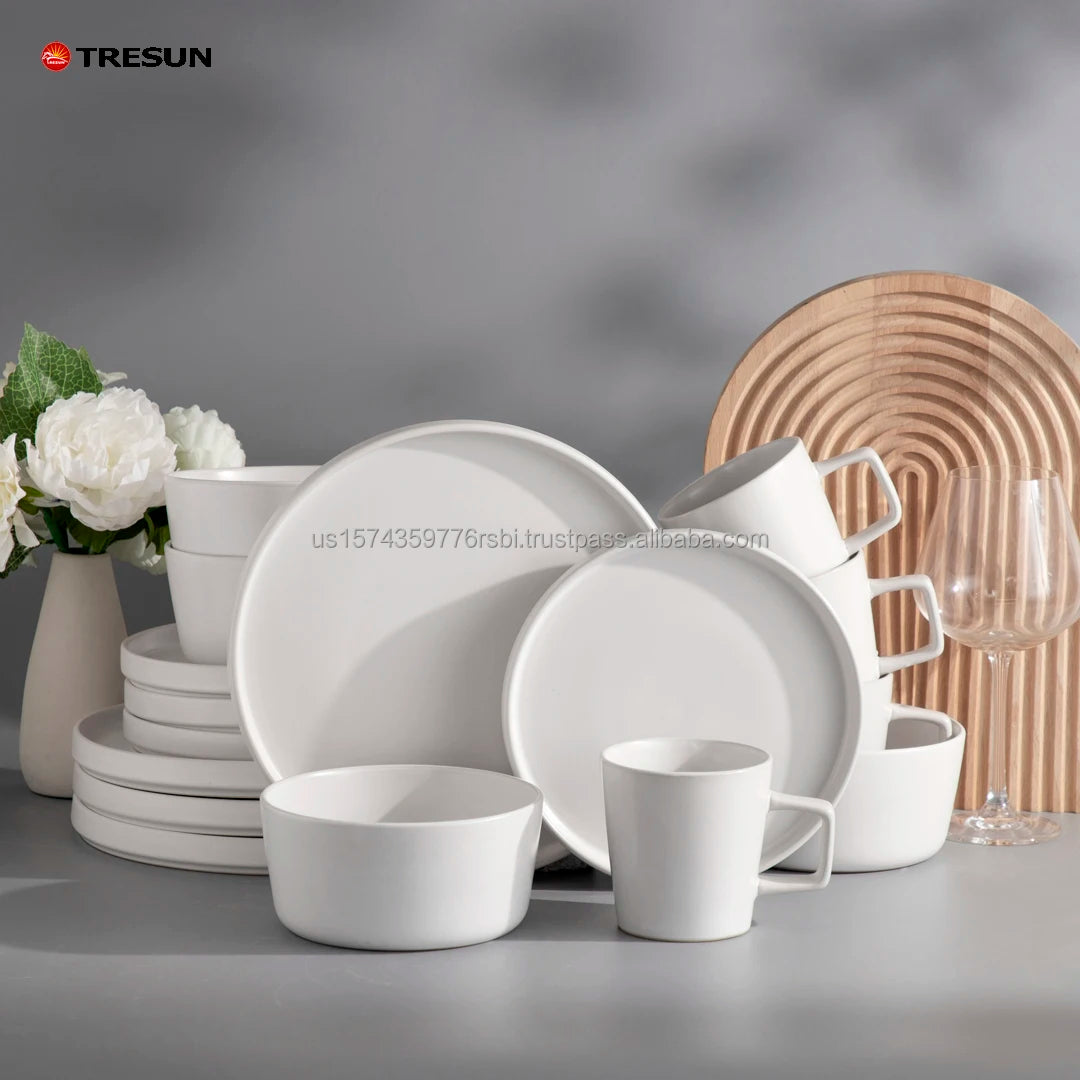 Wholesale Factory Hotel Dining Luxury Ceramic Matte Black White 16 Pcs Tableware Plate Dinnerware Set Cup Kit