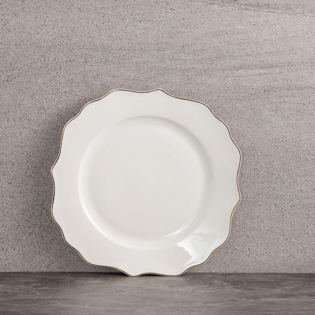Luxury Gold Rim Bone China Dinner Set European Scalloped Edge Ceramic Tableware For Wedding Hotel Wholesale Custom Logo