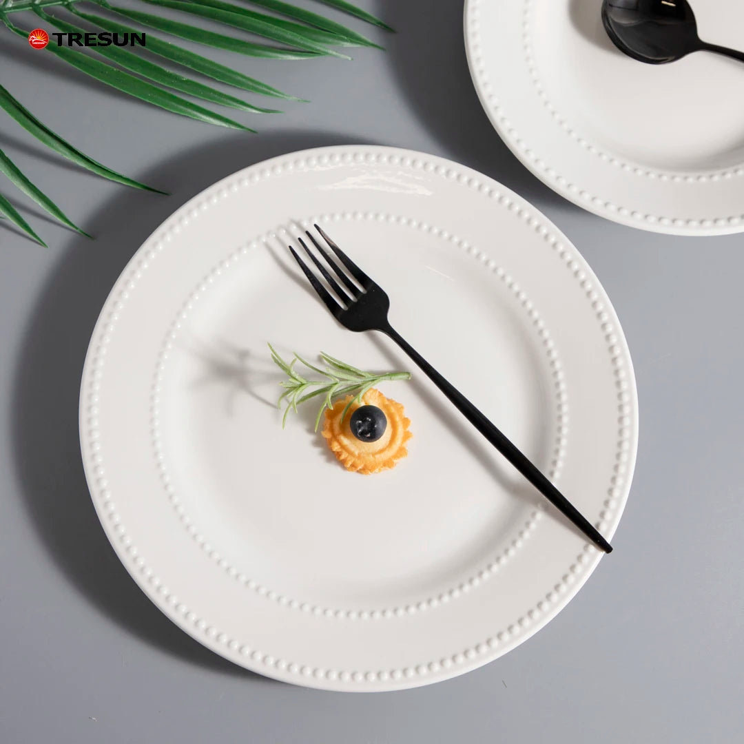 Elegant Round Edge White Plates Embossed Design Porcelain Dinner Plate Set for Wedding