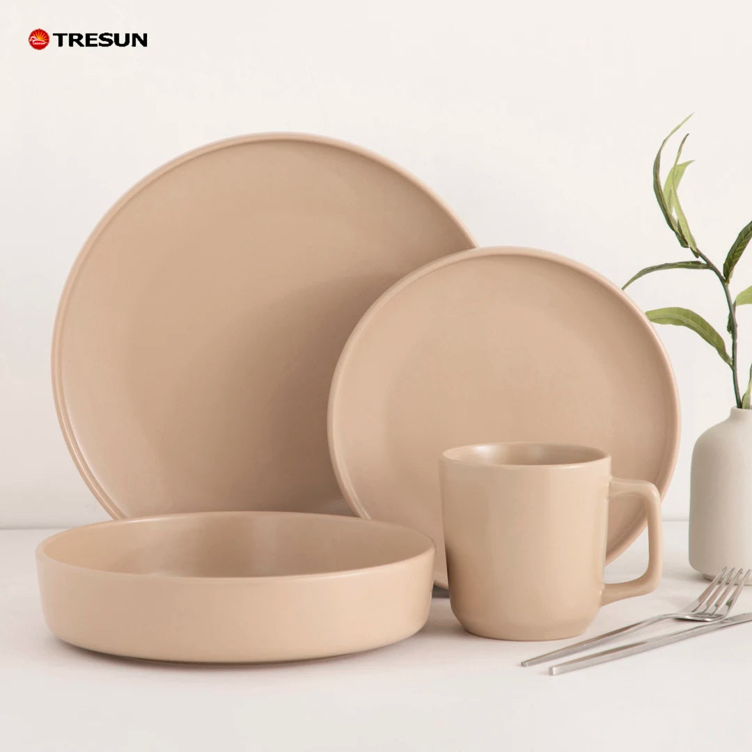Luxury Sample Available Vajillas 16-Piece Classic Beige Matte Ceramic Dinnerware Set for 4 with Mug Dishwasher & Microwave Safe
